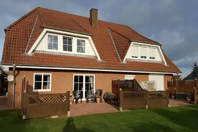 Image de Appartement mit Blick in den Garten by Interhome