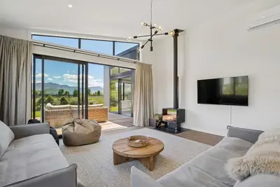 Image de Te Maunga Retreat, Five bedroom home!