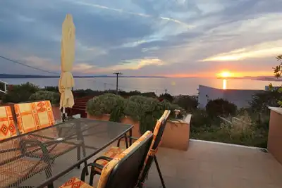 Image de mit Terrasse und herrlichem Ausblick by Interhome