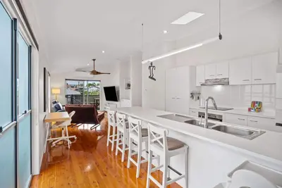 Image de Bright 3-Bed Home in Leafy Annerley