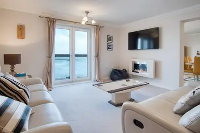 Image de 13 St Bride's Bay View - 4 Bedroom - Broad Haven