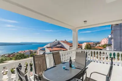 Image de Wohnung mit Meerblick und Pool by Interhome