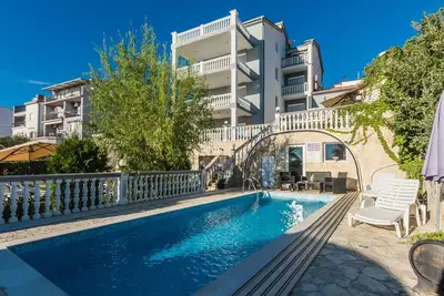 Image de Tolle Wohnung in Crikvenica mit Meerblick by Interhome