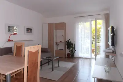 Image de Wohnung \"Oleandri1\" mit Blick auf das Wasser by Interhome