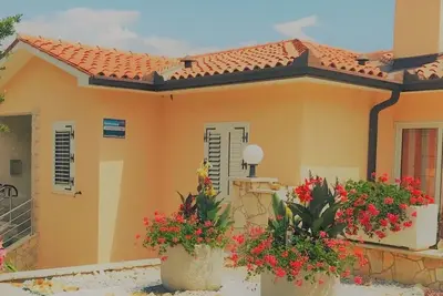 Image de Niki mit Meerblick by Interhome