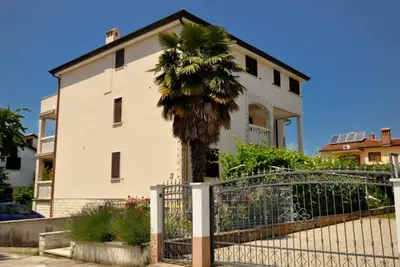Image de Modernes Apartment in Novigrad mit privatem Parkplatz by Interhome