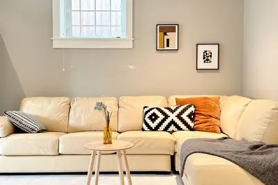 Image de Bright and Stylish Scandinavian 2-bed at Skytrain