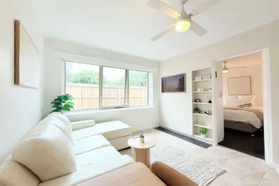 Image de Sunny 1 Bedroom Apartment in Leafy Melbourne Inner-Suburb