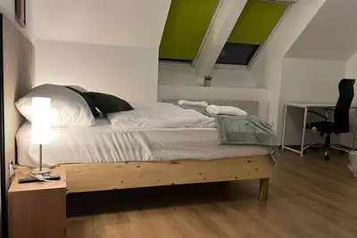 Image de Quiet Room with Balcony – Walk to Rennweg Station