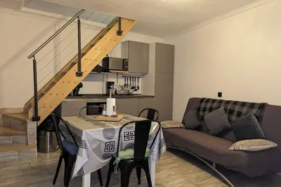 Image de confortable appartement indépendant avec clim à 3 km des remparts d'Avignon