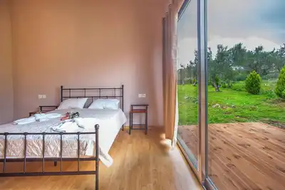 Image de minimalist two bedroom apartment