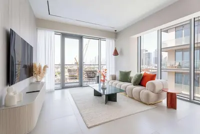 Image de Elegant 3br + Maid | Canal View | Pool & Gym Access