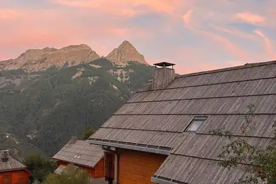 Image de Chalet Milk tout confort avec 8 couchages et une cheminée et wifi