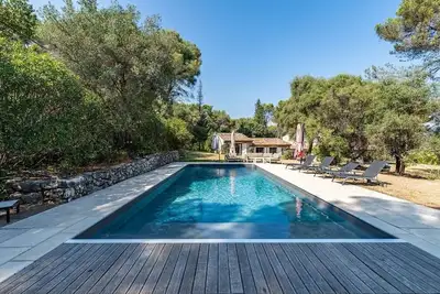 Image de Magnifique Villa 14 p, piscine, jardin, parking