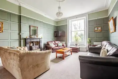 Image de Luxury 7-Bedroom Georgian House | Sleeps 13 | Hot Tub | Games Rm | Lake District