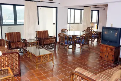 Image de Beautiful 2 Bedroom Town View Condo