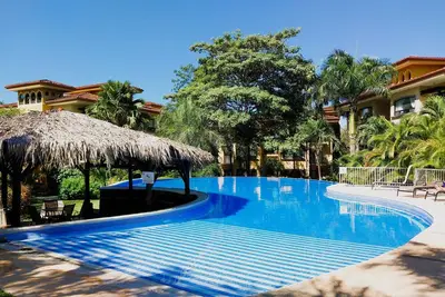Image de 20mins to Tamarindo•Bbq•Parking•4 Pools•A/C•3 TVs – The Oaks Condo
