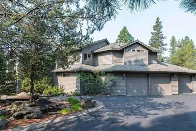 Image de Beautiful 4-bedroom home in Sunriver Resort w Ac, Spa, Bikes - Adventure Ready!