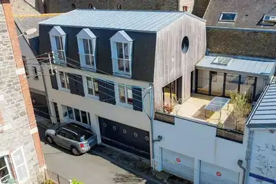 Image de Maison de 200m2 et 6 chambres, au calme en plein centre. Et terrasse de 40m2
