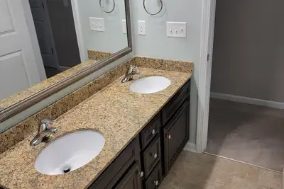 Image de Elegantly Designed Condo