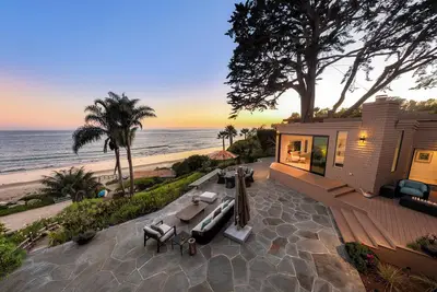 Image de Padaro Lane Oceanfront Luxury Compound - Office, Gym & Cabana