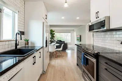 Image de Ravine 2 bdrm Retreat - 10 min Dt - Trails & Whyte Ave