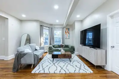 Cozy, Spacious Home Near Downtown Boston