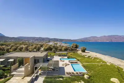 Image de Beachfront 8br Estate • Heated Pool • Kissamos