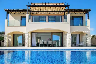 Image de Poseidon Elite – 5-Bed Villa w/ Heated Pool