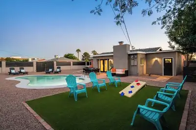 Stylish Scottsdale Home + Pool Table