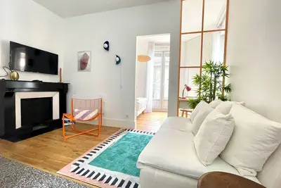 Image de \"Orange pastel\" | Charmant appartement proche gare, Gem, tram, Minatec