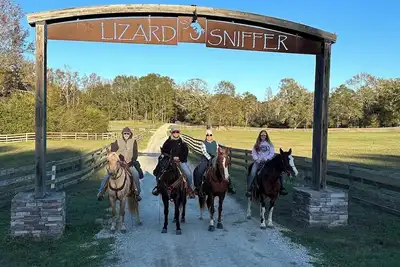 Image de Marvel Bullpen! Comics and Gaming! Swimming, Fishing, Trails, and Horses!