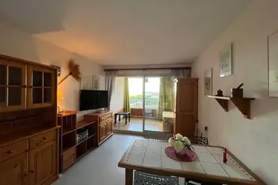Image de Appartement (T2), vue mer, dans résidence avec piscine, plage à 50 m.