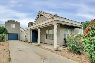 Image de Phoenix Retreat w/ Private Yard + Casita