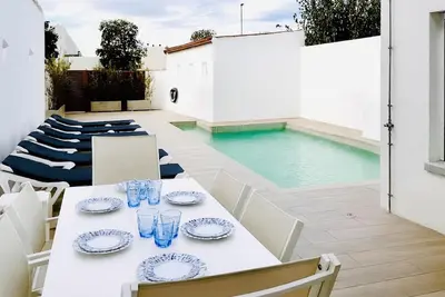 Image de Can Sala CostaBravaSi. Piscine, terrasse, barbecue