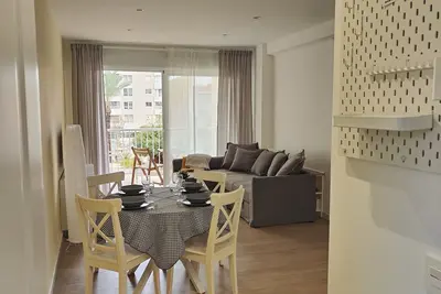 Image de Charming renovated and equipped apartment a few steps from the beach.