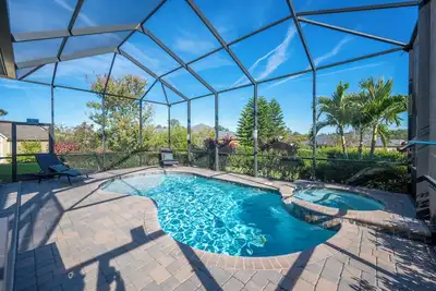 Image de Private 4br Luxury Estate w/ Heated Pool - Family &Pet-Friendly