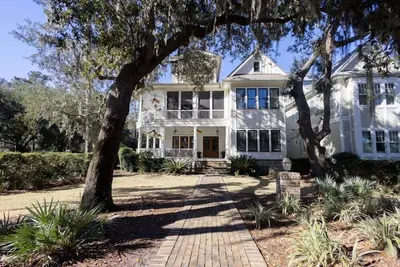 Image de Rare Gem in Wilson Village with Private Pool, Game Room and Pool Table