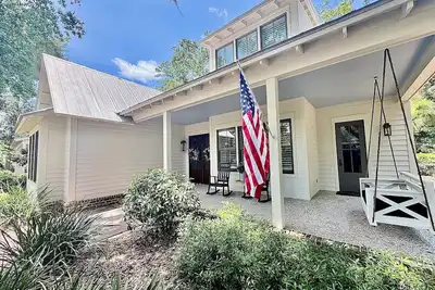 Image de Close to Wilson Village + Walk to Tennis & Pickleball