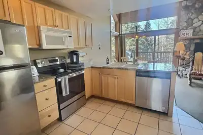 Image de North Shore Escape Ski in Ski out Townhouse with Sauna