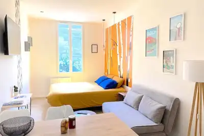 Image de in Rochefort mit Garten und Terrasse by Interhome