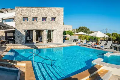Image de Villa CostaMare - Luxuriöse, neu gebaute Steinvilla by Interhome
