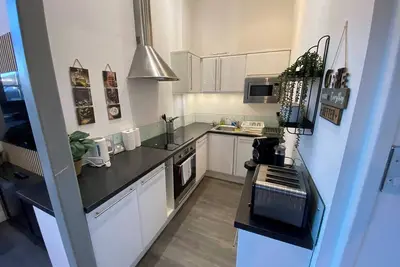 Image de 3-Bed, Walking Distance to Tram