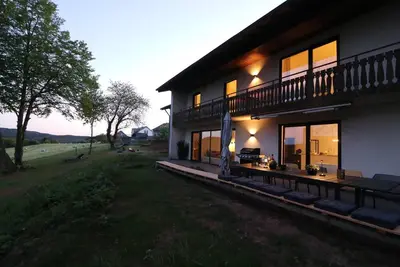 Image de Maison de vacances 'Talblick9 - Das Architektenhaus' avec terrasse, jardin privé et Wi-Fi