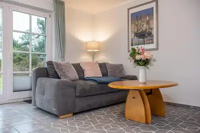 Image de Mid-terrace house in a quiet location close to the beach