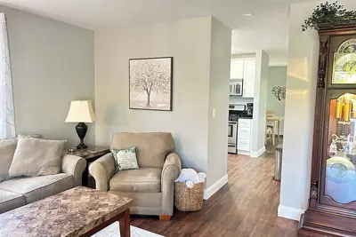 Image de Peaceful 2-bedroom condo in Concord right off I-93