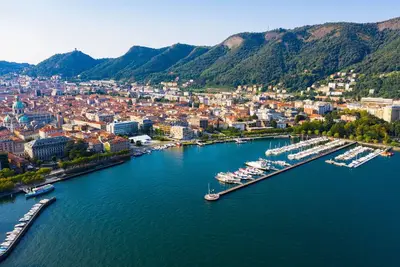 Image de Appartement à Côme avec 2 chambres à coucher, 4 couchages