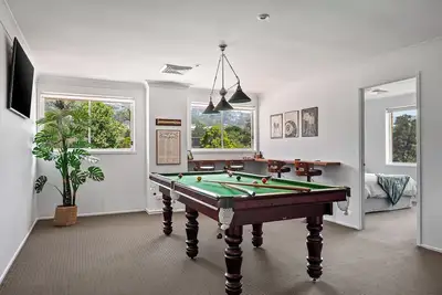 \"Graceland\" – Stone’s Throw from the Beach