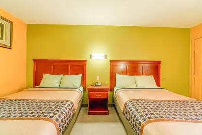 Image de Value Room Stay w/ 2 Full Beds and a Soothing Bathtub