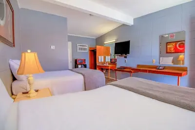 Image de Bright 2-Queen Stay Close to Museum & City Park Trails + Free Parking